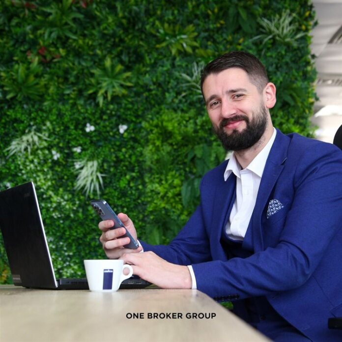 Chris Forrest - Dubai Property Expert Chris Forrest - Dubai Property Expert
